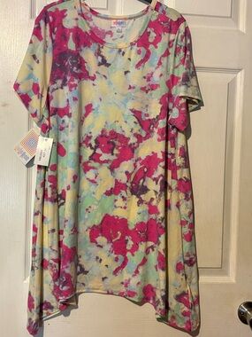 LuLaRoe multicolor splash Melissa tunic in Pink, Yellow & Mints